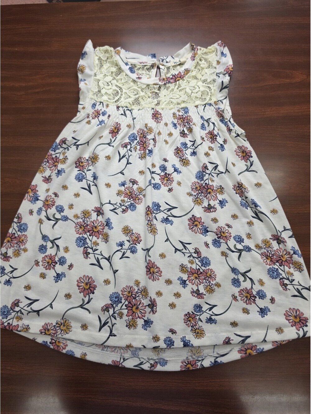 Wallflower White Floral Lace Trim Sleeveless Top Size Medium Coquette Blouse